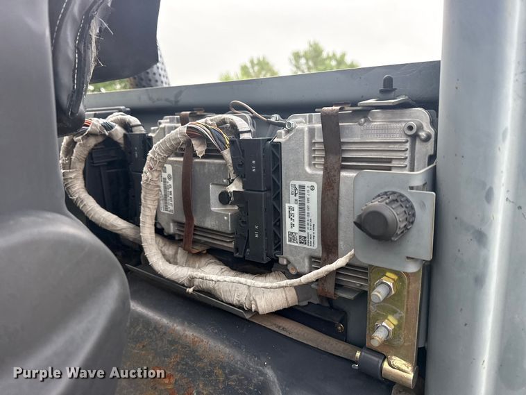 image for item DJ7778 2015 Linde H30D forklift