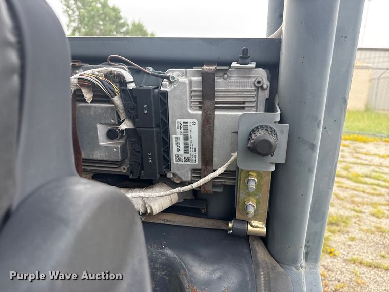 image for item DJ7778 2015 Linde H30D forklift