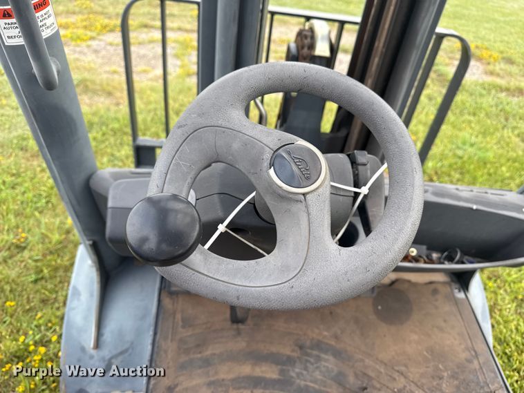 image for item DJ7778 2015 Linde H30D forklift