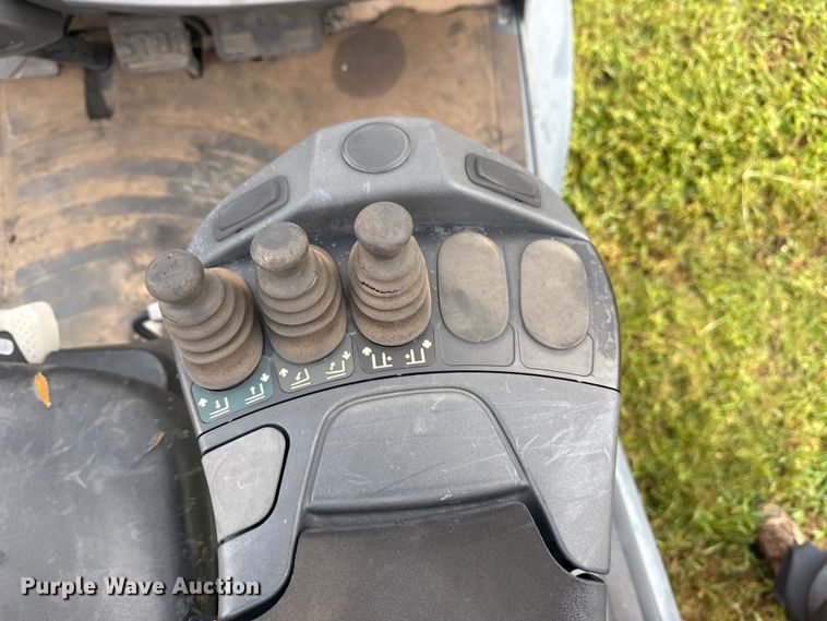 image for item DJ7778 2015 Linde H30D forklift