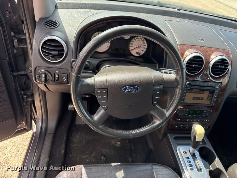 image for item DJ9710 2006 Ford Freestyle SUV