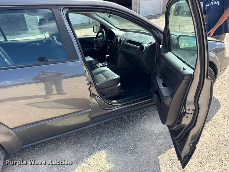 image for item DJ9710 2006 Ford Freestyle SUV