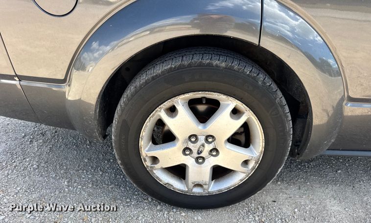 image for item DJ9710 2006 Ford Freestyle SUV