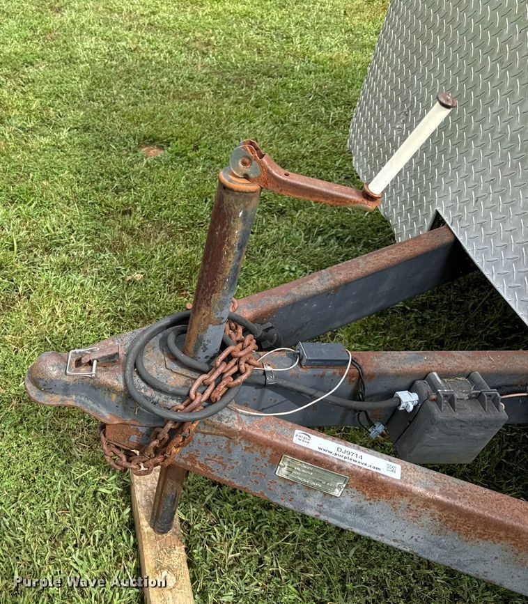 image for item DJ9714 2002 Cargo Mate enclosed cargo trailer