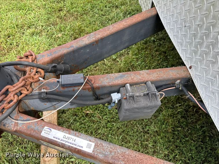 image for item DJ9714 2002 Cargo Mate enclosed cargo trailer