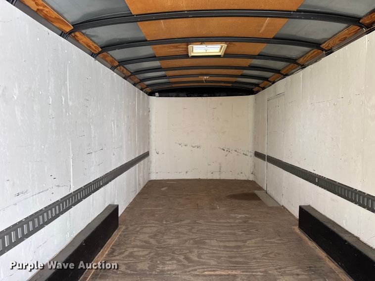 image for item DJ9715 2004 Cargo Mate CM820TA2 enclosed cargo trailer