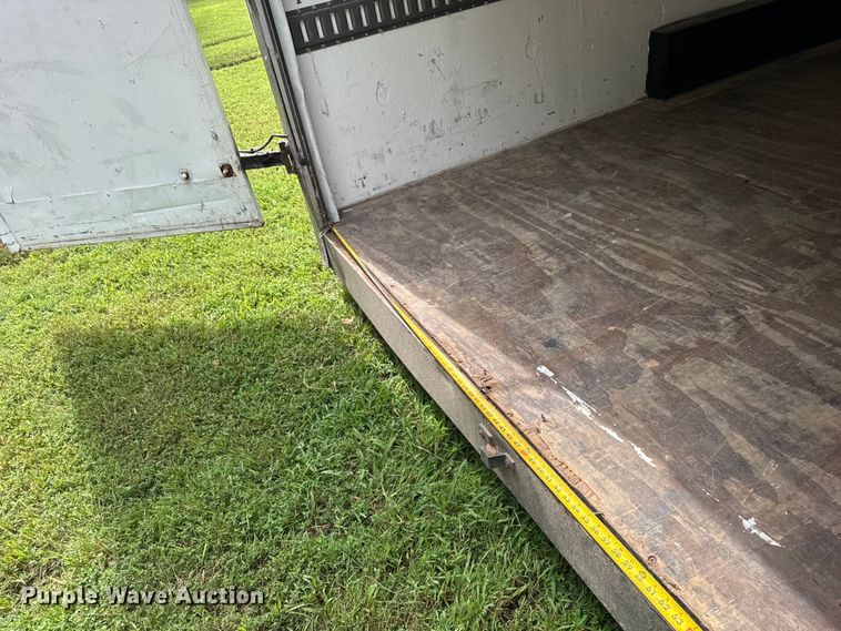 image for item DJ9715 2004 Cargo Mate CM820TA2 enclosed cargo trailer