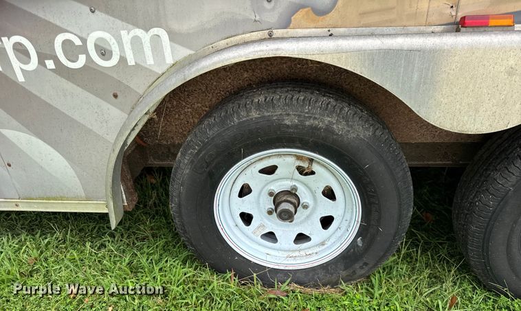 image for item DJ9715 2004 Cargo Mate CM820TA2 enclosed cargo trailer