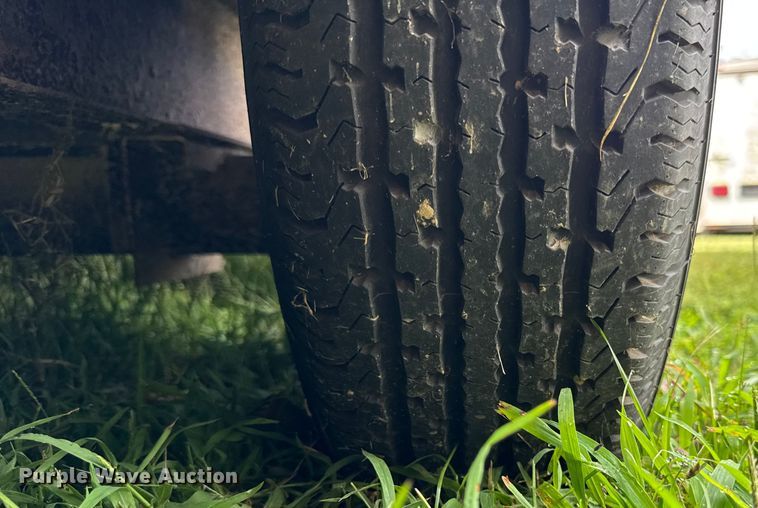 image for item DJ9715 2004 Cargo Mate CM820TA2 enclosed cargo trailer