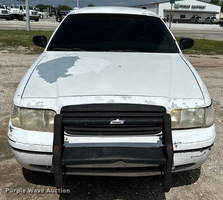 image for item DP8846 2000 Ford Crown Victoria Police Interceptor 