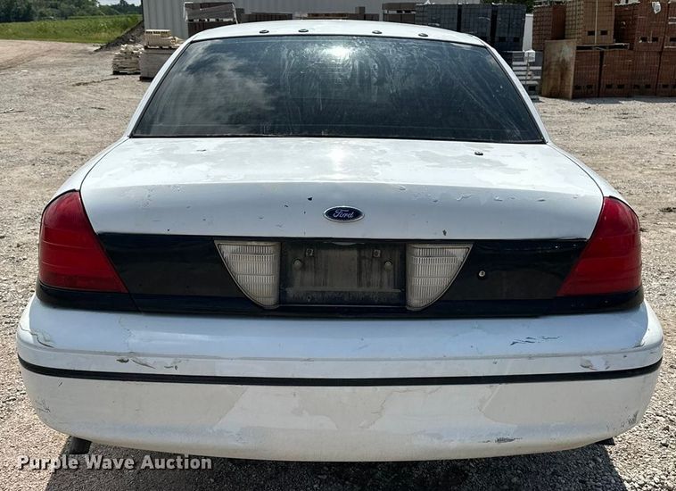 image for item DP8846 2000 Ford Crown Victoria Police Interceptor 