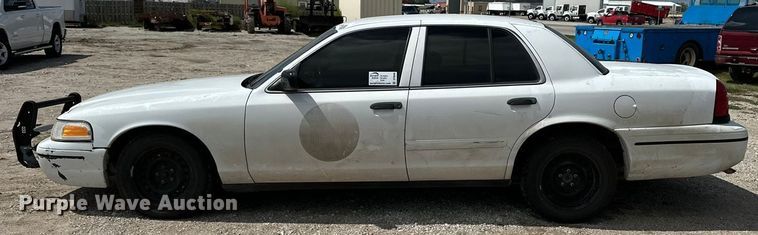 image for item DP8846 2000 Ford Crown Victoria Police Interceptor 