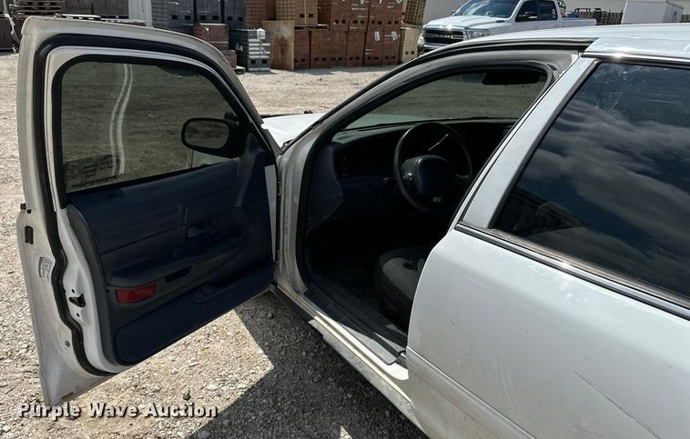 image for item DP8846 2000 Ford Crown Victoria Police Interceptor 