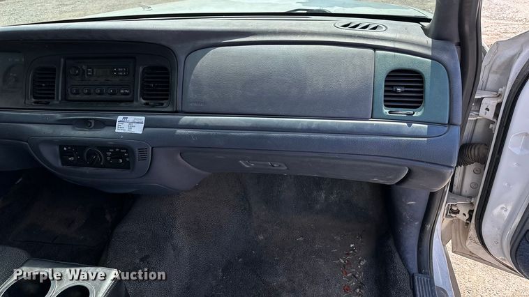 image for item DP8846 2000 Ford Crown Victoria Police Interceptor 