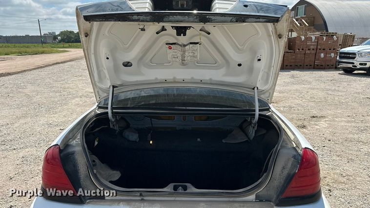 image for item DP8846 2000 Ford Crown Victoria Police Interceptor 