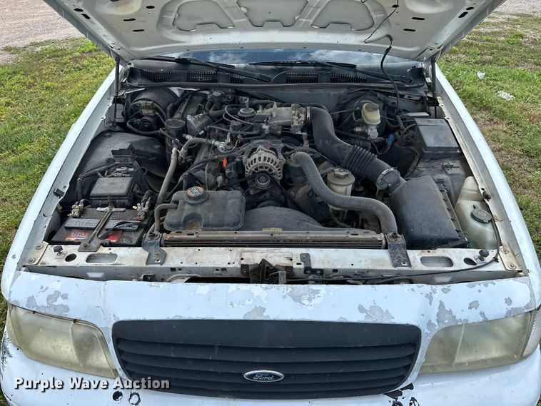 image for item DP8846 2000 Ford Crown Victoria Police Interceptor 