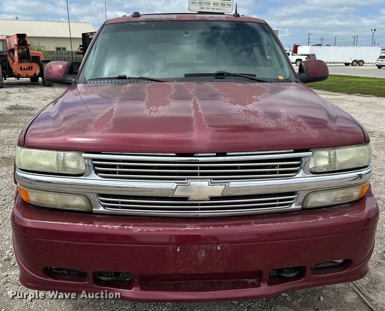 image for item DP8847 2004 Chevrolet Suburban 1500 SUV