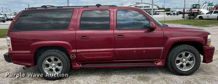 image for item DP8847 2004 Chevrolet Suburban 1500 SUV