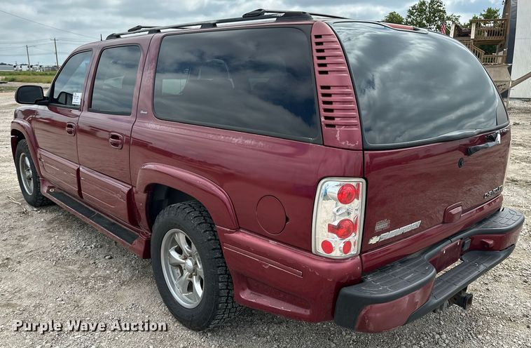 image for item DP8847 2004 Chevrolet Suburban 1500 SUV