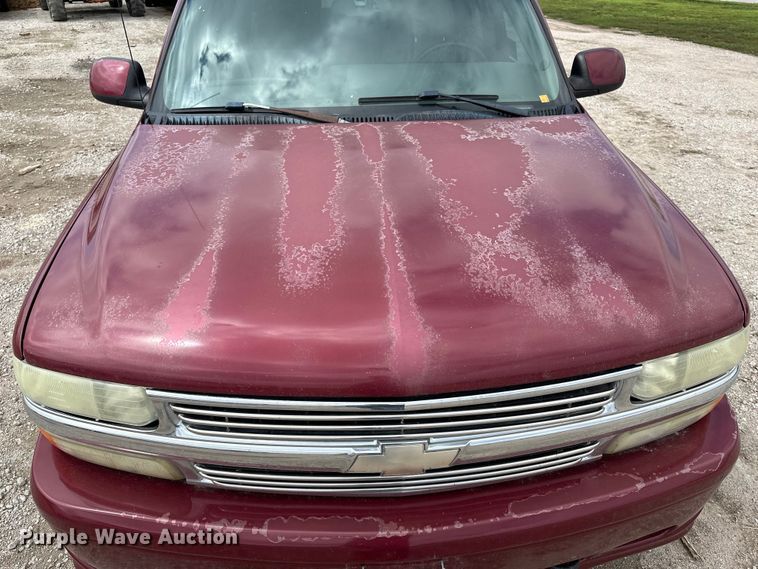 image for item DP8847 2004 Chevrolet Suburban 1500 SUV