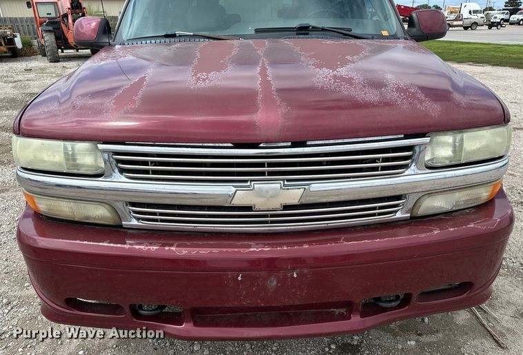 image for item DP8847 2004 Chevrolet Suburban 1500 SUV