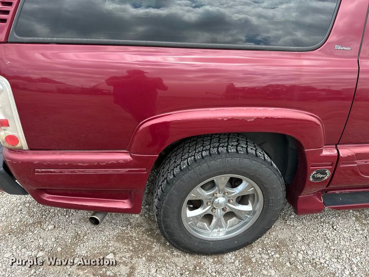 image for item DP8847 2004 Chevrolet Suburban 1500 SUV