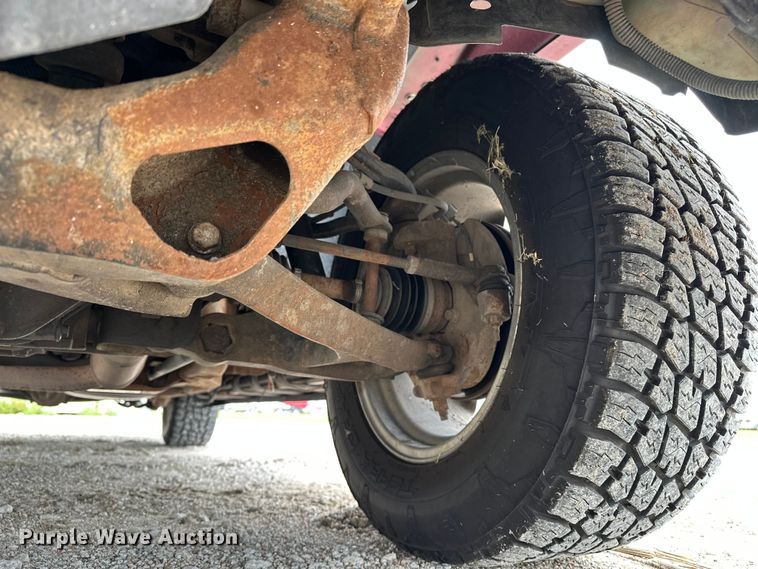 image for item DP8847 2004 Chevrolet Suburban 1500 SUV