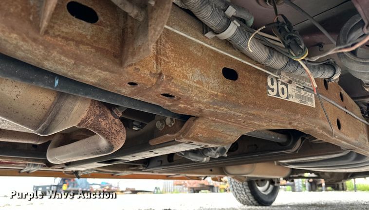 image for item DP8847 2004 Chevrolet Suburban 1500 SUV