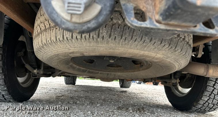 image for item DP8847 2004 Chevrolet Suburban 1500 SUV