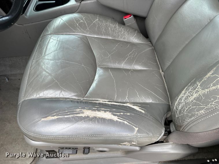 image for item DP8847 2004 Chevrolet Suburban 1500 SUV