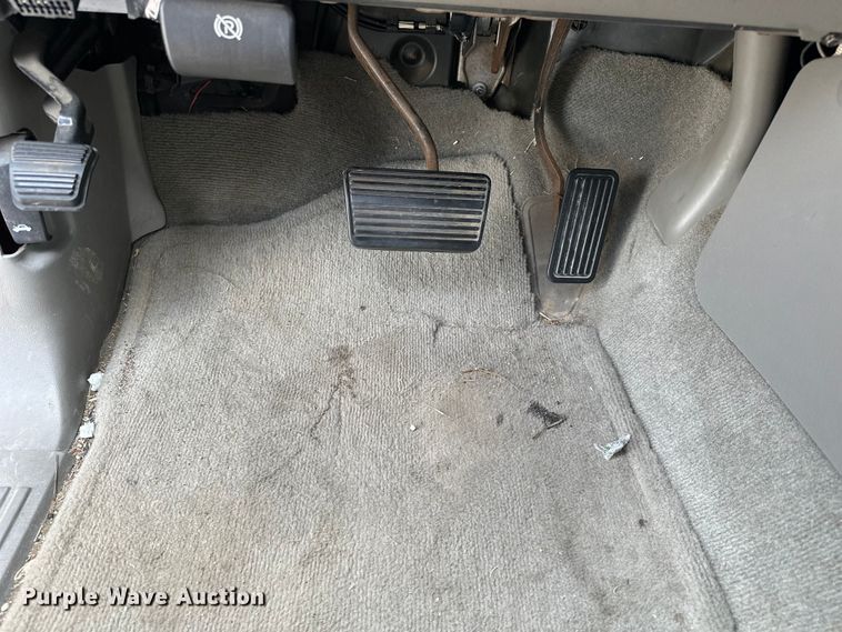 image for item DP8847 2004 Chevrolet Suburban 1500 SUV