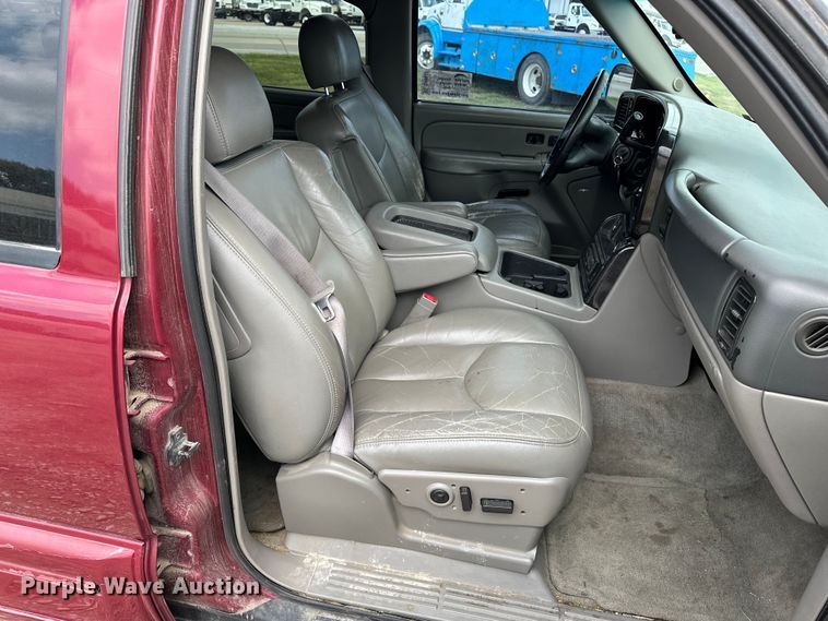 image for item DP8847 2004 Chevrolet Suburban 1500 SUV