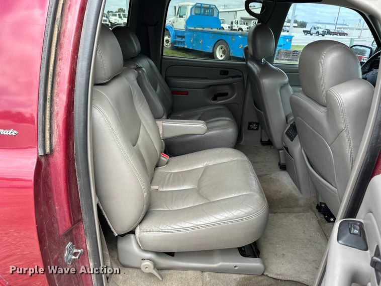 image for item DP8847 2004 Chevrolet Suburban 1500 SUV