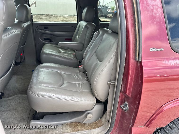 image for item DP8847 2004 Chevrolet Suburban 1500 SUV