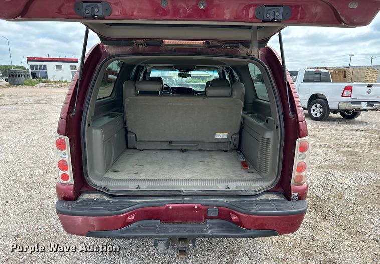 image for item DP8847 2004 Chevrolet Suburban 1500 SUV