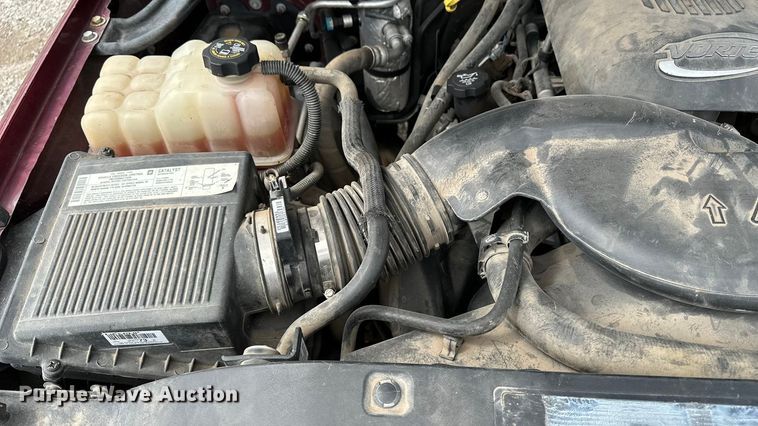 image for item DP8847 2004 Chevrolet Suburban 1500 SUV