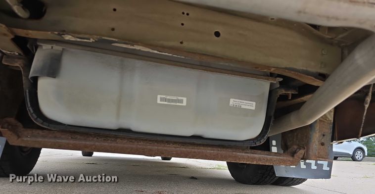 image for item DR3874 2011 Ford E-450 Super Duty shuttle bus