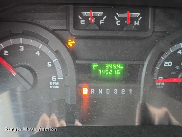 image for item DR3874 2011 Ford E-450 Super Duty shuttle bus