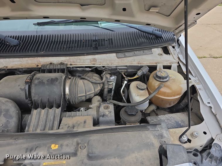 image for item DR3874 2011 Ford E-450 Super Duty shuttle bus