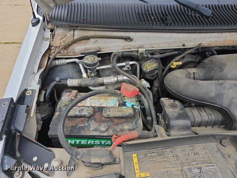 image for item DR3874 2011 Ford E-450 Super Duty shuttle bus