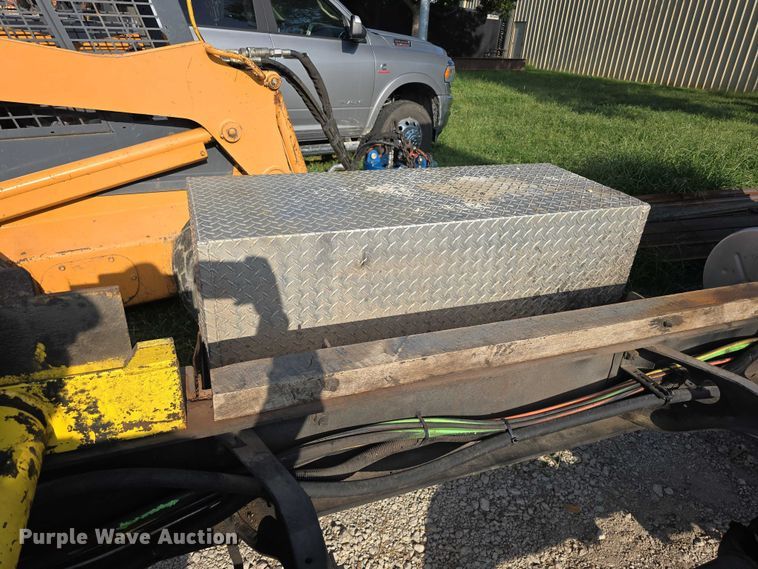 image for item DR3983 2014 International DuraStar 4400 truck cab and chassis