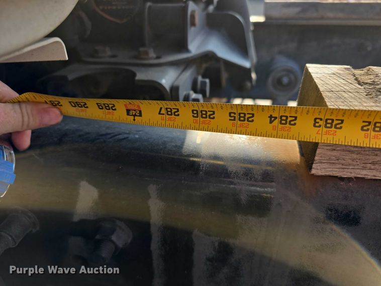 image for item DR3983 2014 International DuraStar 4400 truck cab and chassis