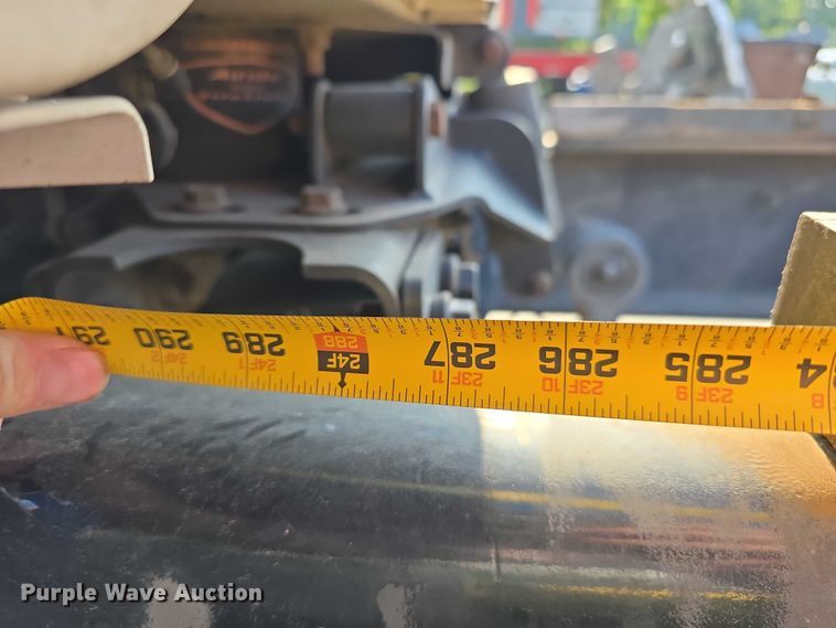 image for item DR3983 2014 International DuraStar 4400 truck cab and chassis