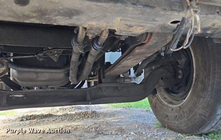 image for item DR3983 2014 International DuraStar 4400 truck cab and chassis