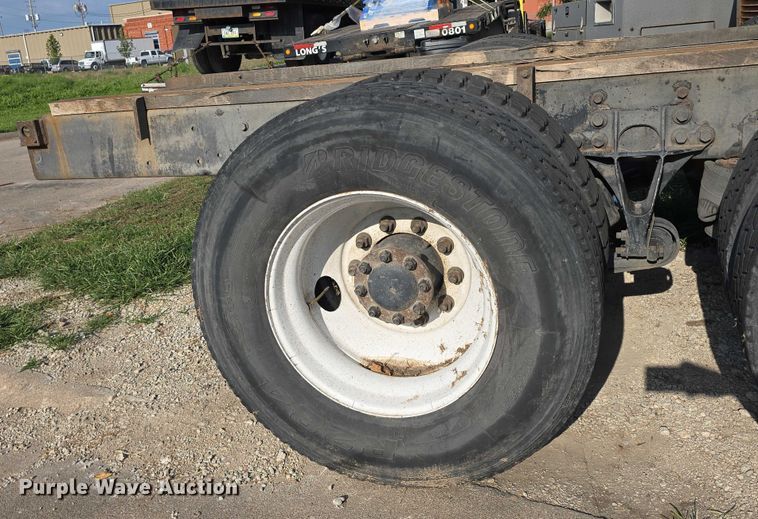 image for item DR3983 2014 International DuraStar 4400 truck cab and chassis