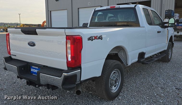 image for item DR3985 2023 Ford F250 XL SuperCab pickup truck