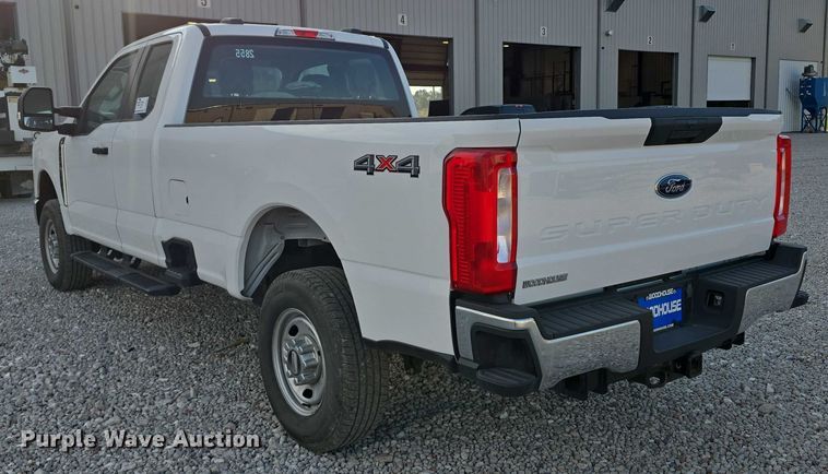 image for item DR3985 2023 Ford F250 XL SuperCab pickup truck
