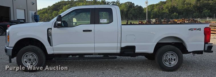 image for item DR3985 2023 Ford F250 XL SuperCab pickup truck