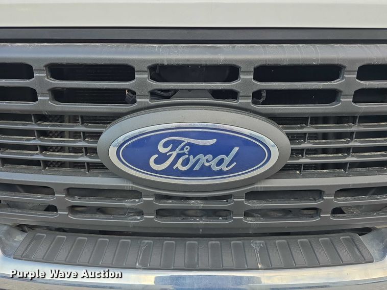 image for item DR3985 2023 Ford F250 XL SuperCab pickup truck