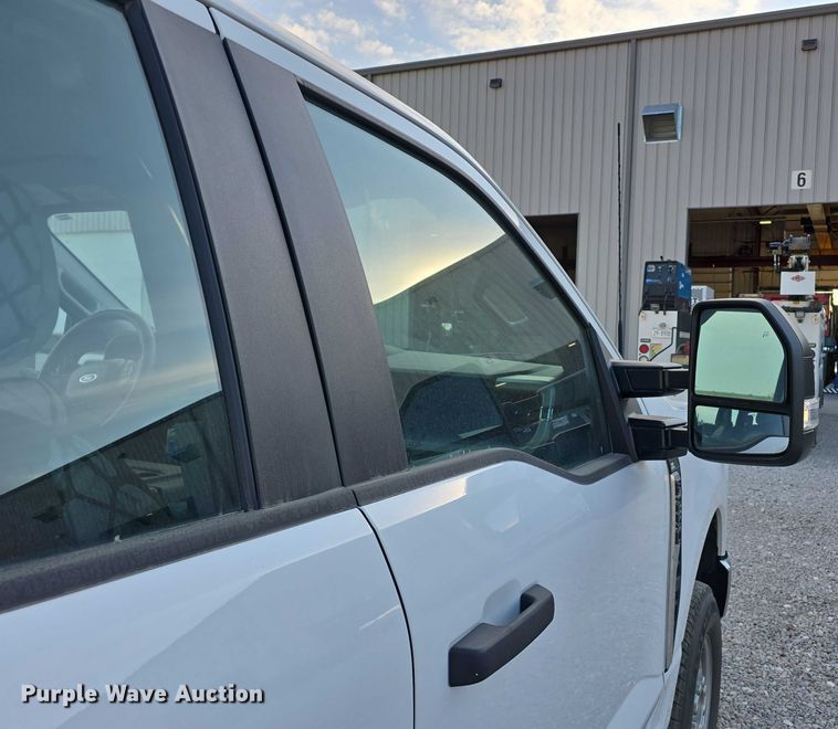 image for item DR3985 2023 Ford F250 XL SuperCab pickup truck